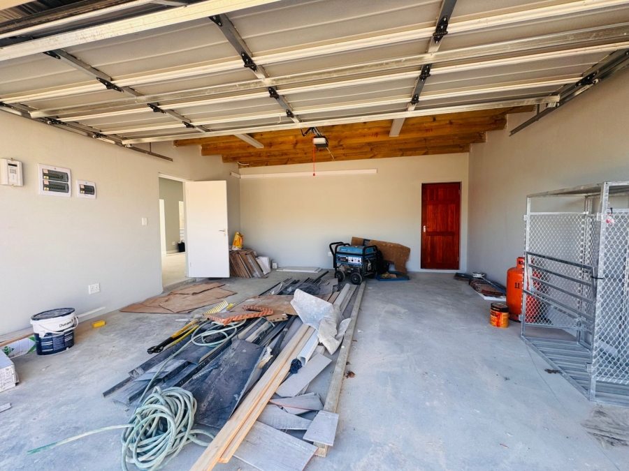 To Let 3 Bedroom Property for Rent in Somerset Lakes Western Cape